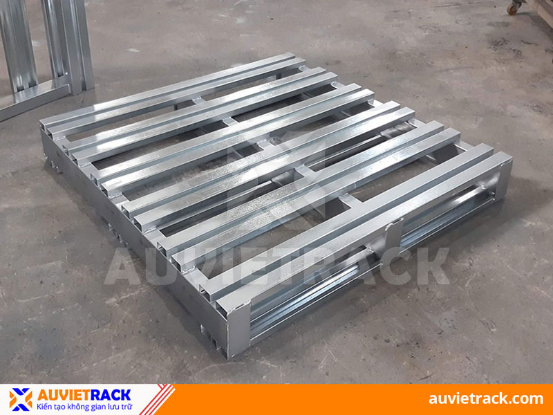 Pallet sắt khung đế mạ kẽm sử dụng trong kho dược phẩm